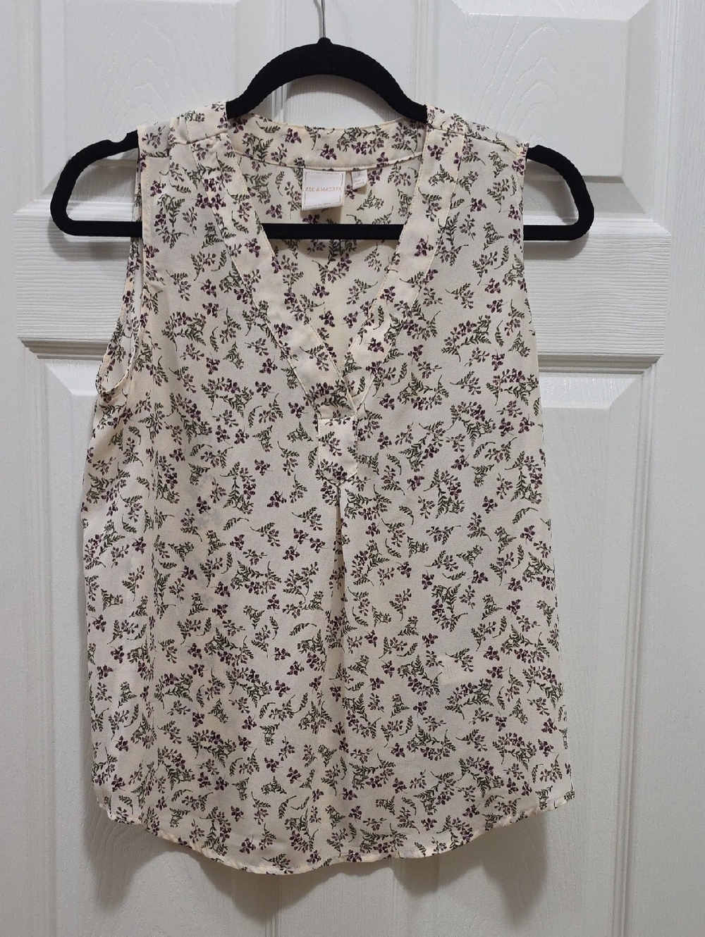 Zac & Rachel Cream Floral Sleeveless V-Neck Camisole